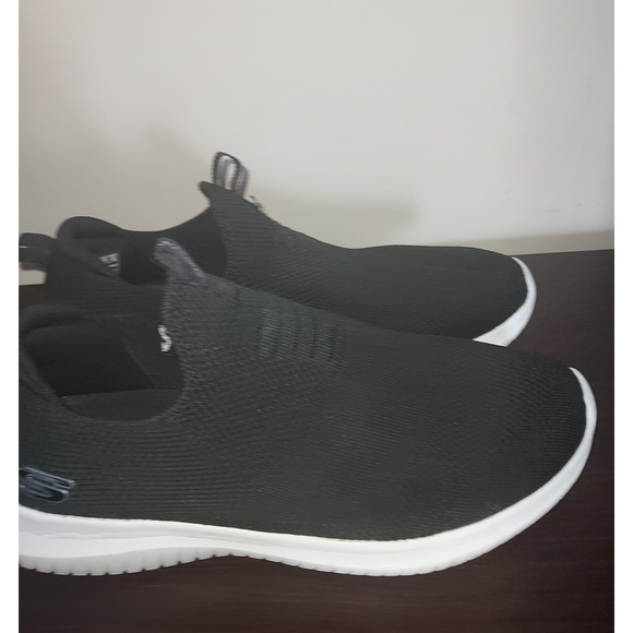 Skechers Womens Knit Sneakers 10M Slip Ons Ultra Flex First Comfort Black White - Picture 4 of 13